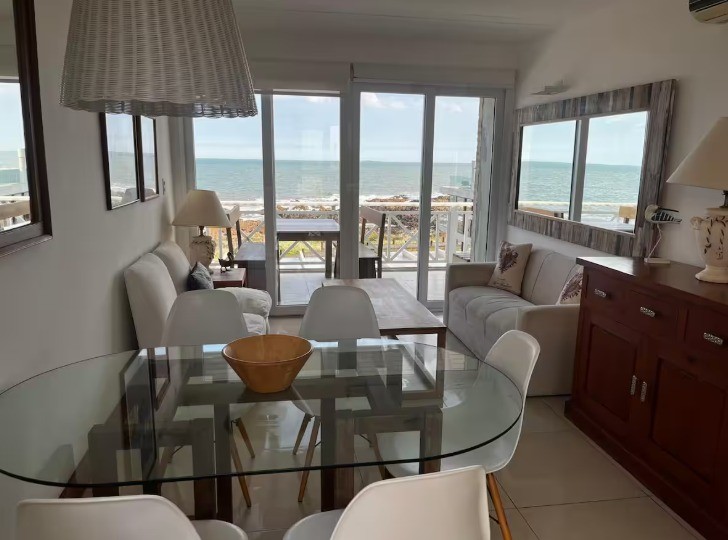 Excelente Penthouse reciclado primera linea frente al mar en Montoya